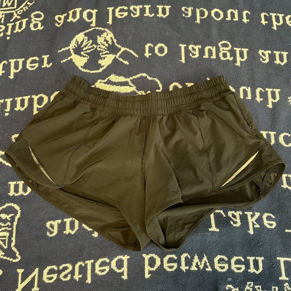 Lululemon Hotty Hot Lined Short 2.5"